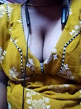 Snapshot of Lucky_Meenu chatting on April 6, 2026, 11:38 pm Lucky Meenu online show from April 6, 2026, 11:38 pm