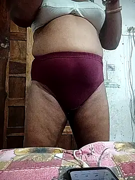 hottsexyy online show from July 4, 2026, 3:56 am