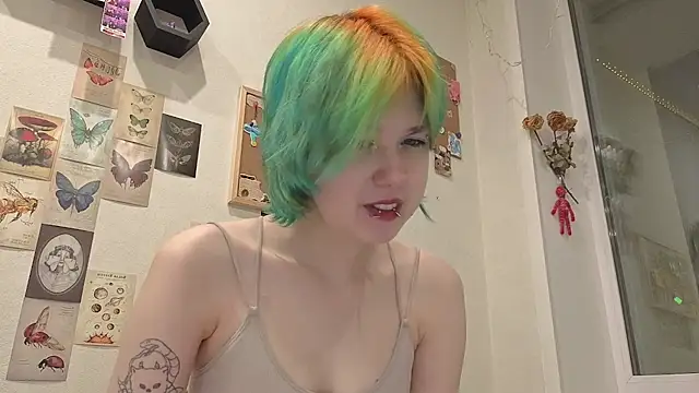 Snapshot of LittleKittenStar chatting on June 3, 2026, 8:03 pm LittleKittenStar online show from June 3, 2026, 8:03 pm
