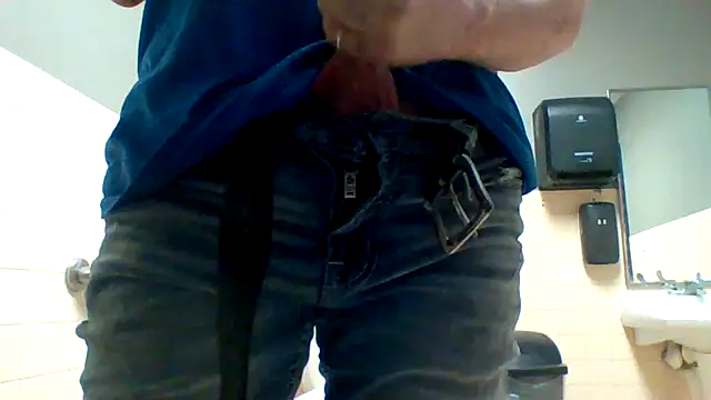 Snapshot of riotstarter187 chatting on April 5, 2026, 1:08 pm riotstarter187 online show from April 5, 2026, 1:08 pm