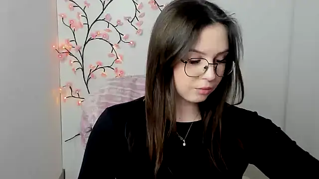 Nika nik a online show from March 23, 2026, 12:09 pm