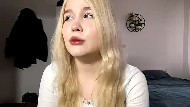 Snapshot of FreyaLoveLove chatting on March 24, 2026, 11:15 am FreyaLoveLove online show from March 24, 2026, 11:15 am