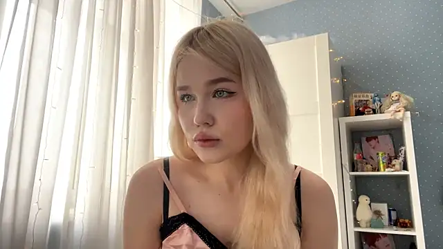 Snapshot of FreyaLoveLove chatting on March 28, 2026, 10:15 am FreyaLoveLove online show from March 28, 2026, 10:15 am