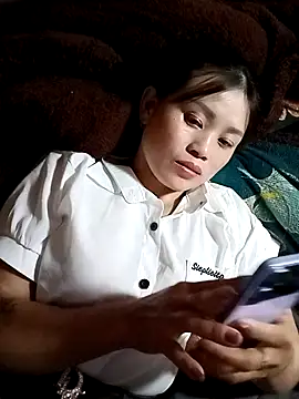 Eli18 online show from April 5, 2026, 3:26 am