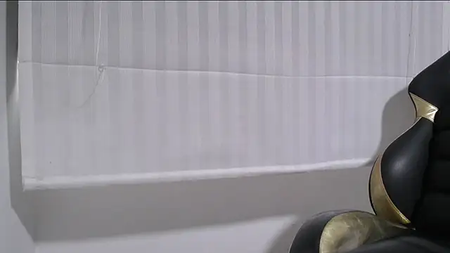 Snapshot of Melannyy_V chatting on July 28, 2026, 12:01 pm Melannyy V online show from July 28, 2026, 12:01 pm