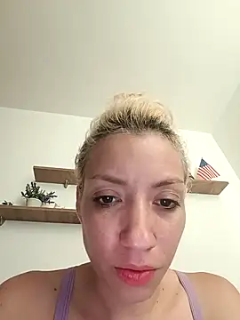 CharlotteLoren online show from May 3, 2026, 9:21 pm