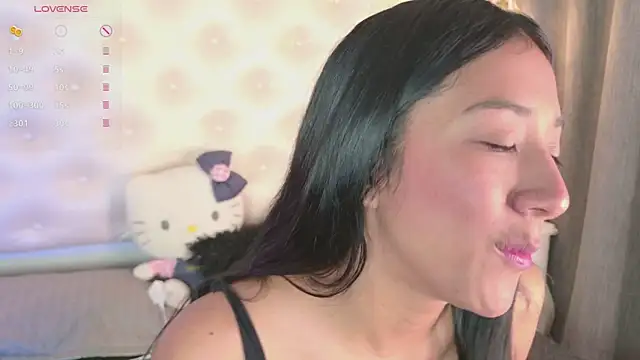 Snapshot of ninaBravu chatting on June 6, 2026, 12:43 pm ninaBravu online show from June 6, 2026, 12:43 pm