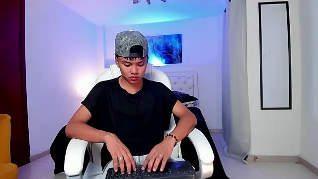 thiagosterling online show from May 7, 2026, 9:42 pm