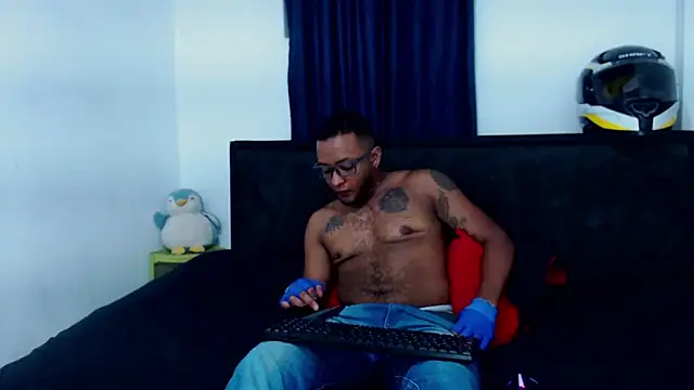 MascTyler online show from April 13, 2026, 1:11 am
