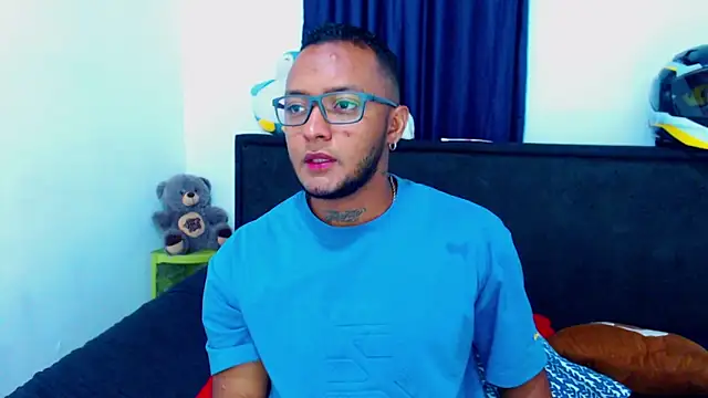 MascTyler online show from April 17, 2026, 12:02 am