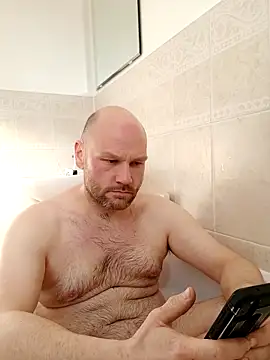 Snapshot of pitch_122 chatting on April 2, 2026, 4:15 pm pitch 122 online show from April 2, 2026, 4:15 pm