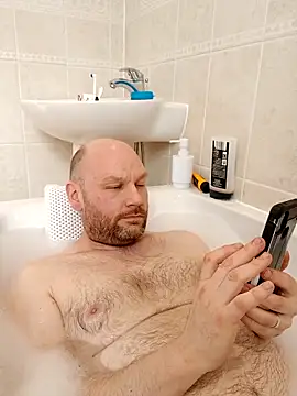 Snapshot of pitch_122 chatting on April 4, 2026, 3:53 pm pitch 122 online show from April 4, 2026, 3:53 pm