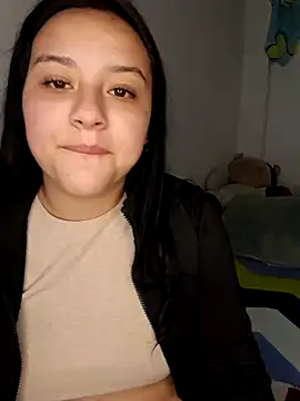 Lauqueen77 online show from April 4, 2026, 8:17 pm