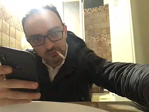 Snapshot of saber910 chatting on April 5, 2026, 5:54 pm saber910 online show from April 5, 2026, 5:54 pm