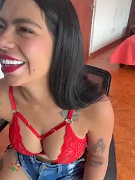 Noa rousse01 online show from April 21, 2026, 8:01 pm