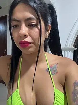 Noa rousse01 online show from May 9, 2026, 4:39 am