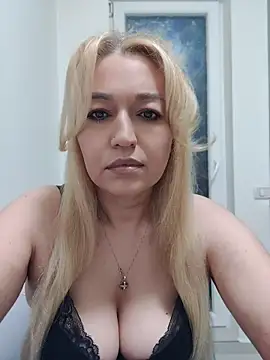 LexaVelure online show from May 7, 2026, 7:52 pm