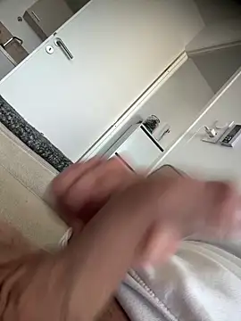 Snapshot of Dardar34000 chatting on March 30, 2026, 12:28 pm Dardar34000 online show from March 30, 2026, 12:28 pm