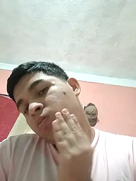 alee28728 online show from March 26, 2026, 9:09 pm