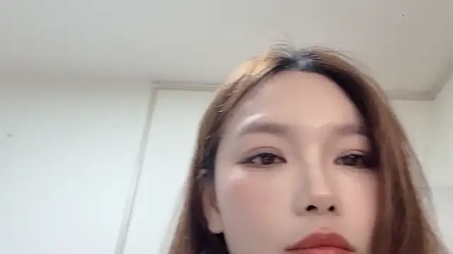 leilei998 online show from April 8, 2026, 12:38 pm