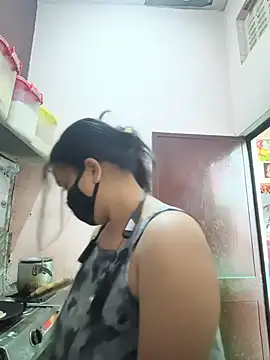 REENA-STRIP online show from May 16, 2026, 6:54 am