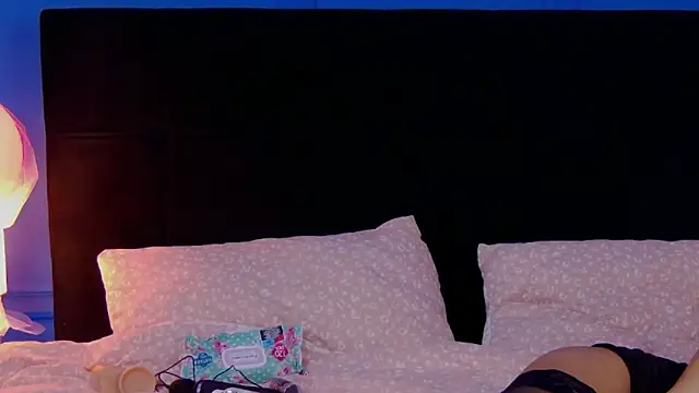 SiennaChantal online show from March 29, 2026, 8:14 am