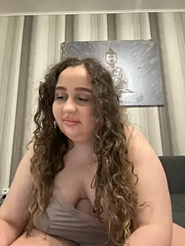 Snapshot of CurlyMaddie chatting on April 8, 2026, 5:57 pm CurlyMaddie online show from April 8, 2026, 5:57 pm