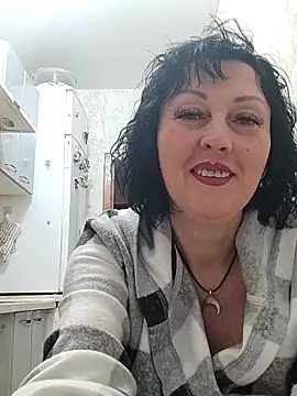 HelgaDennis online show from April 6, 2026, 3:26 am