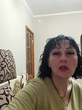 HelgaDennis online show from April 27, 2026, 7:01 pm