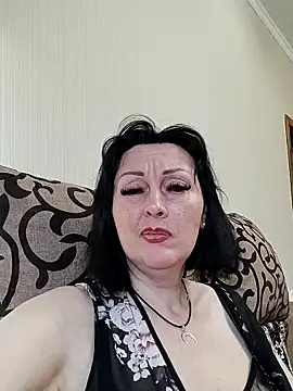 Snapshot of HelgaDennis chatting on June 9, 2026, 4:29 pm HelgaDennis online show from June 9, 2026, 4:29 pm