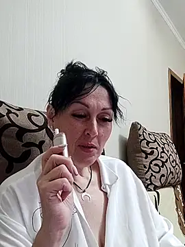 Snapshot of HelgaDennis chatting on June 17, 2026, 7:15 pm HelgaDennis online show from June 17, 2026, 7:15 pm