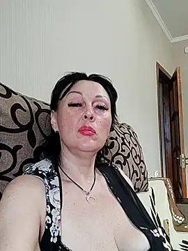 HelgaDennis online show from June 30, 2026, 4:41 pm