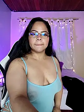 ROUSSE SINCLAIR online show from May 8, 2026, 10:26 pm