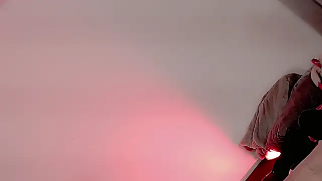 Snapshot of khloe_Gils chatting on March 24, 2026, 11:54 pm khloe Gils online show from March 24, 2026, 11:54 pm