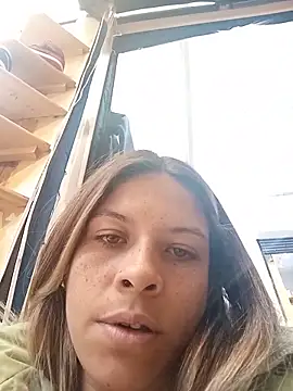 alanna6950 online show from May 17, 2026, 4:14 pm