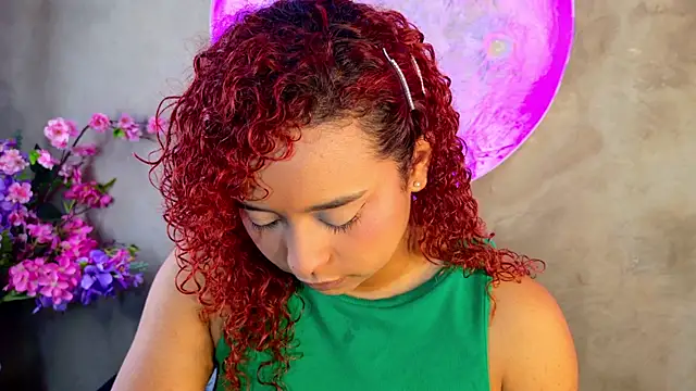 lara curly online show from June 17, 2026, 10:06 am