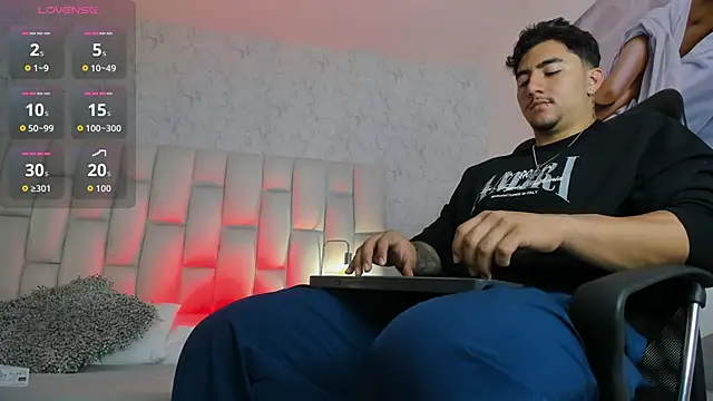 Zane cruz online show from April 12, 2026, 12:43 pm