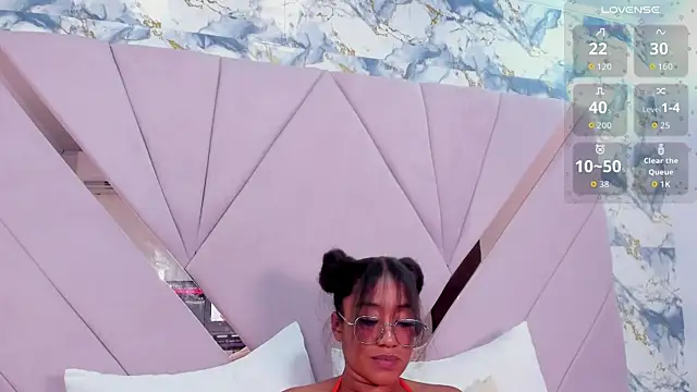 mia rouxx1 online show from May 5, 2026, 4:53 am