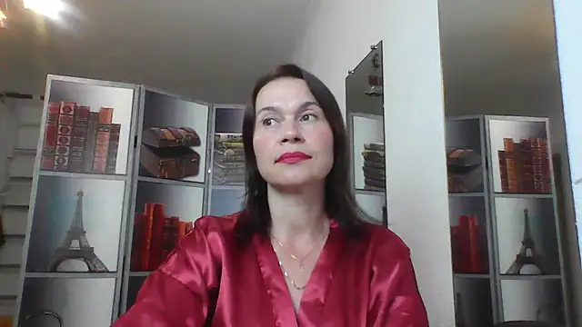 Snapshot of Selena_Moo chatting on June 21, 2026, 2:41 pm Selena Moo online show from June 21, 2026, 2:41 pm