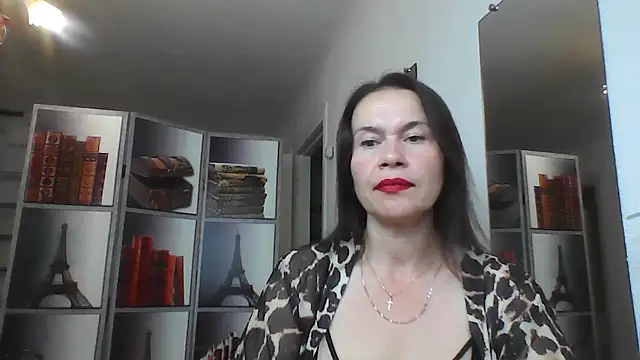 Snapshot of Selena_Moo chatting on July 25, 2026, 8:12 am Selena Moo online show from July 25, 2026, 8:12 am