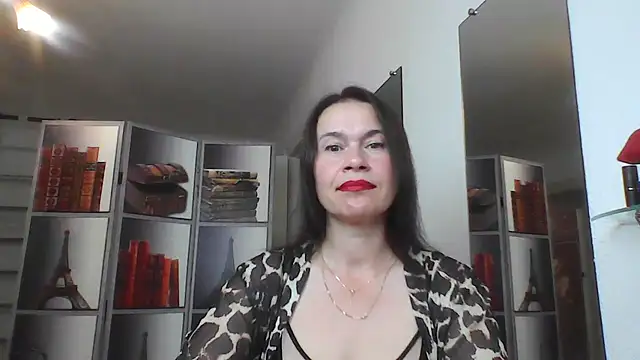 Snapshot of Selena_Moo chatting on July 26, 2026, 8:10 am Selena Moo online show from July 26, 2026, 8:10 am