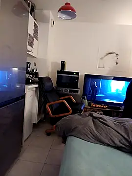 Snapshot of TOPHE0 chatting on March 30, 2026, 10:22 pm TOPHE0 online show from March 30, 2026, 10:22 pm