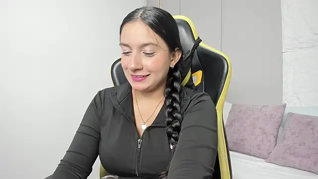 kira relish online show from April 27, 2026, 12:36 pm