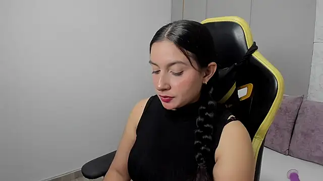 kira relish online show from April 29, 2026, 12:42 pm