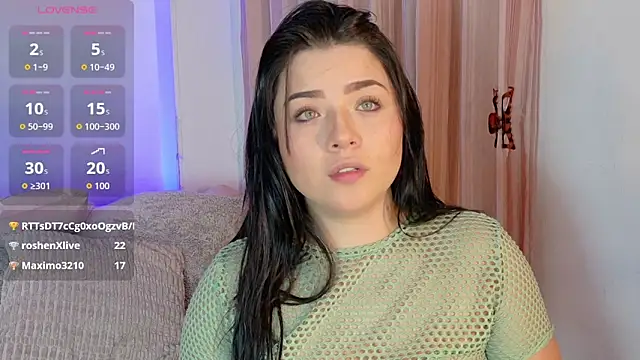 CamilaRougee online show from April 18, 2026, 2:04 am