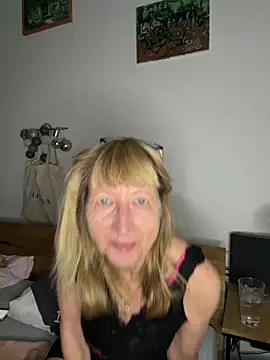 MatureKim online show from May 11, 2026, 6:49 pm