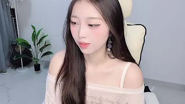 Yukiy8877 online show from April 2, 2026, 9:51 am