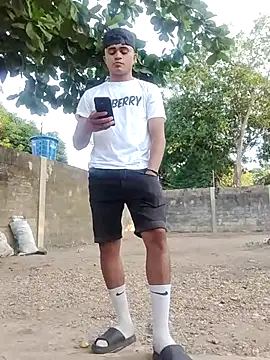 HOTRAINYGOLDEN online show from March 21, 2026, 11:26 am