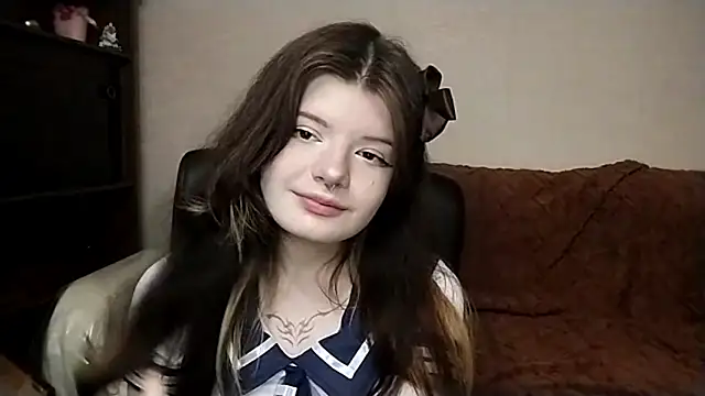 Eva Ange online show from May 3, 2026, 6:03 pm