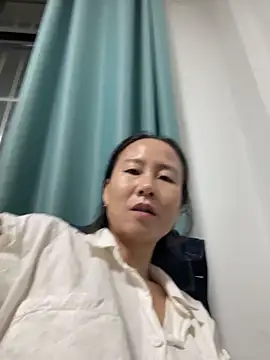 lilysister66 online show from July 1, 2026, 5:02 pm